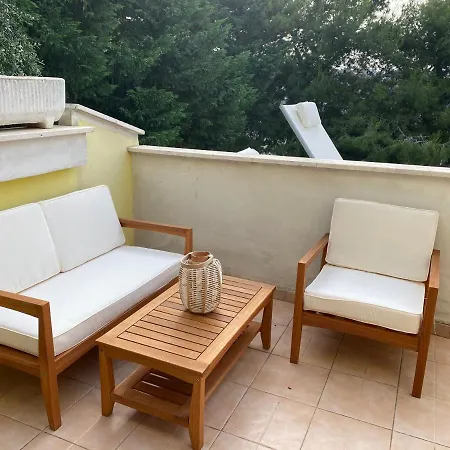 Casa Francesco E Cecilia A Вьесте
